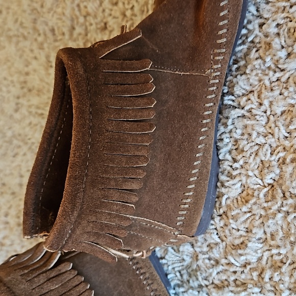 Minnetonka Women's Back Zip Ankle Booties – Soft Suede, Comfort Fit, Brown (Size 5.5) - View #7
